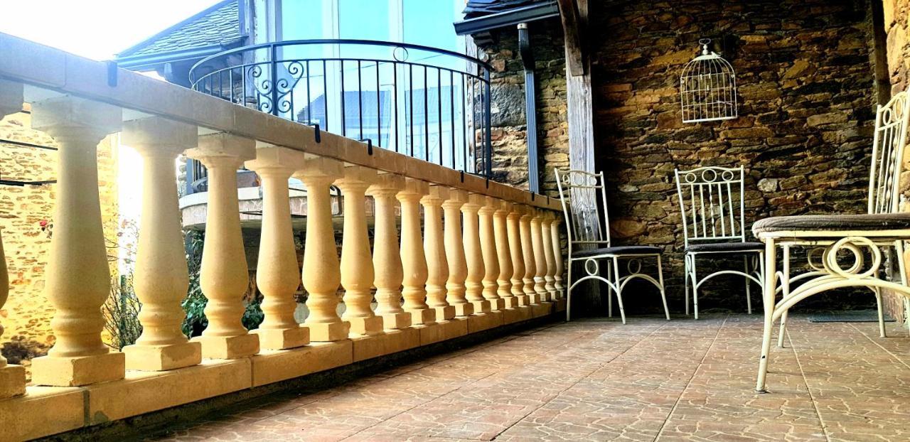 Serenite & Calme Assure Baby-Foot Albignac Exterior photo